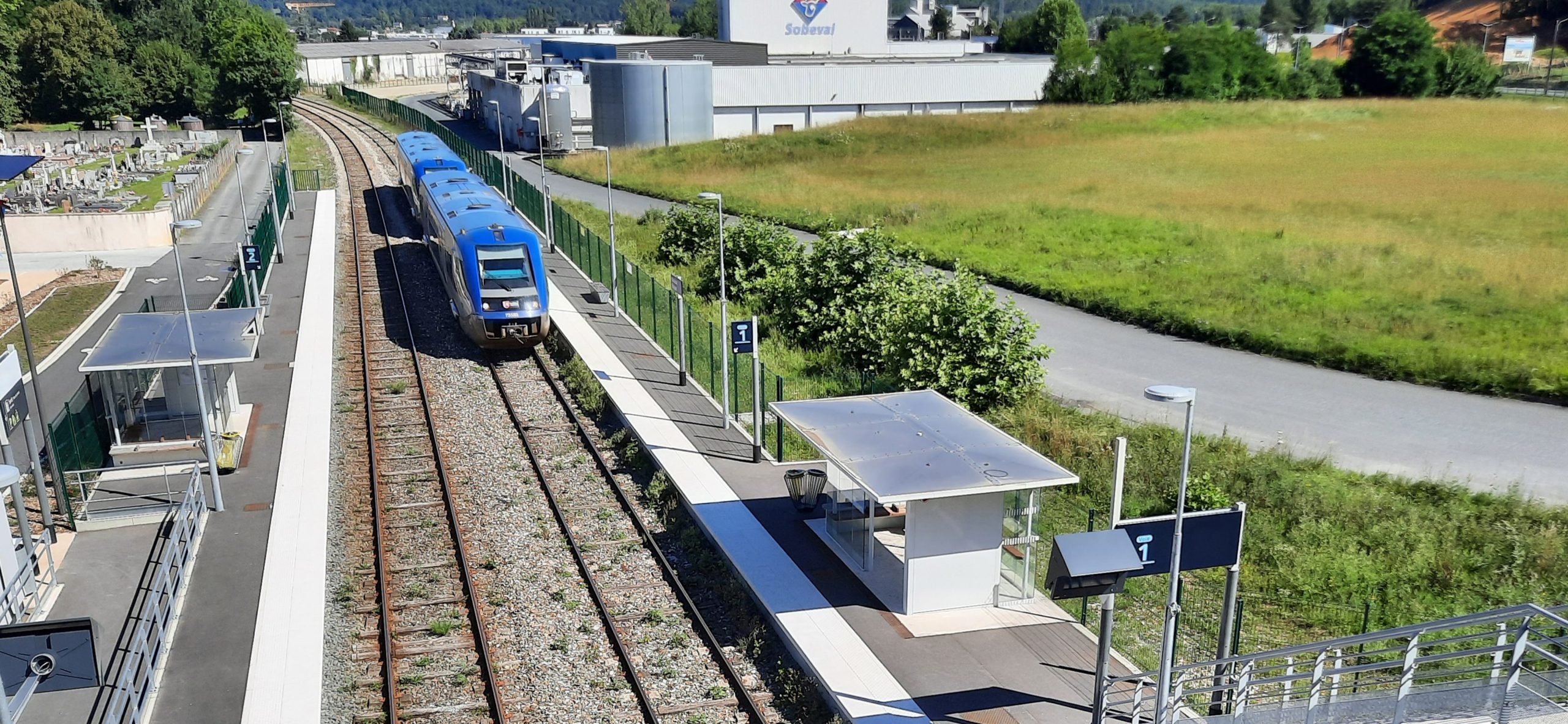 La navette ferroviaire, au départ de Musisidan, qui arrive à la halte de Boulazac pour aller à Niversac.