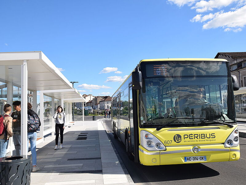 perigueux tour bus