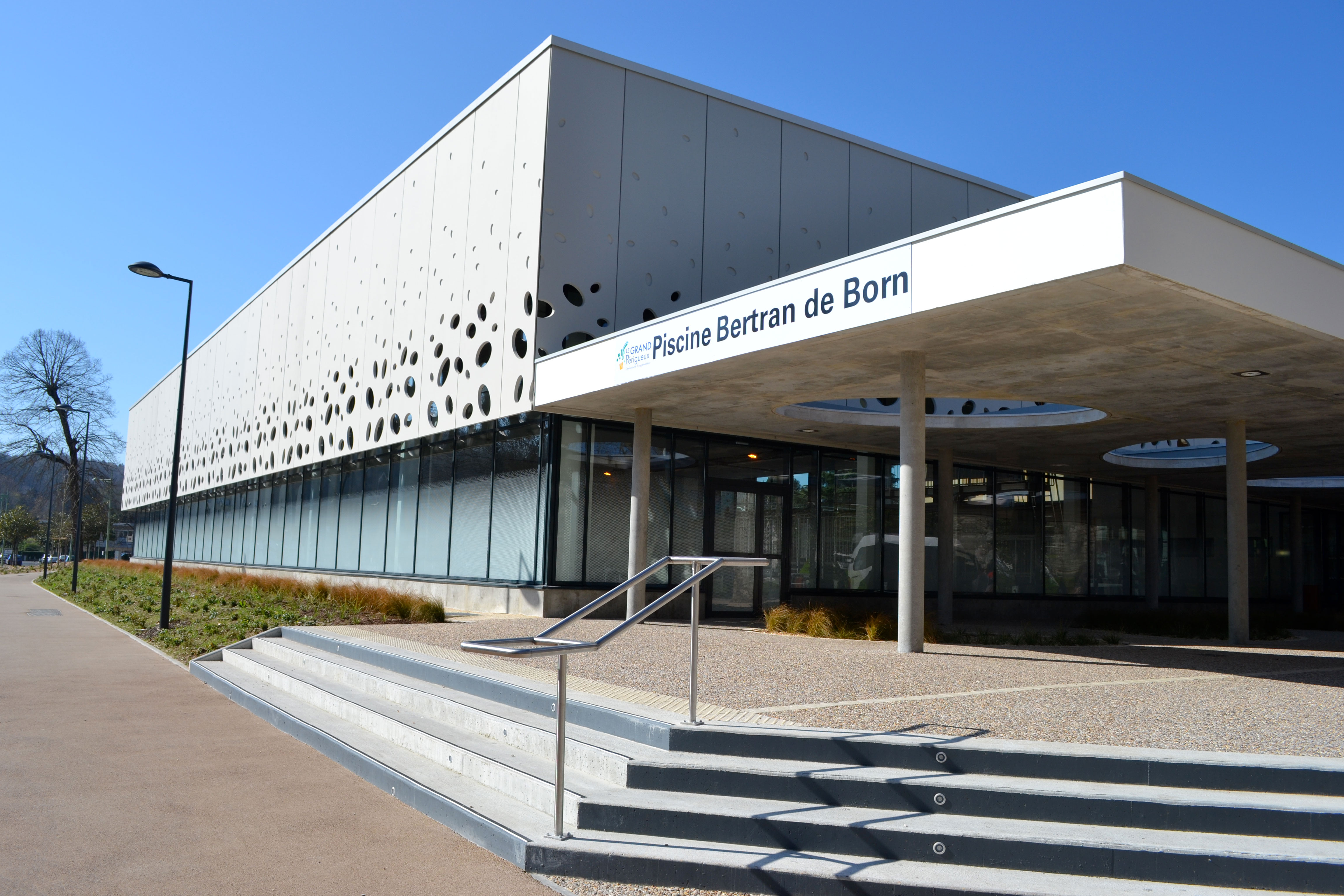 Découvrez la piscine Bertran de Born à Périgueux